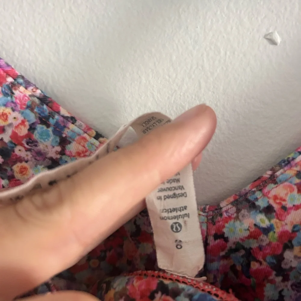Lululemon Solo Longline Bra Floral Size 8 - Picture 6 of 6
